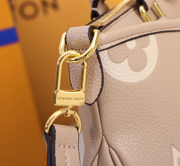 ルイヴィトンバッグ角部分ディテール